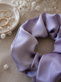 Seiden-Scrunchie „Lavendel“